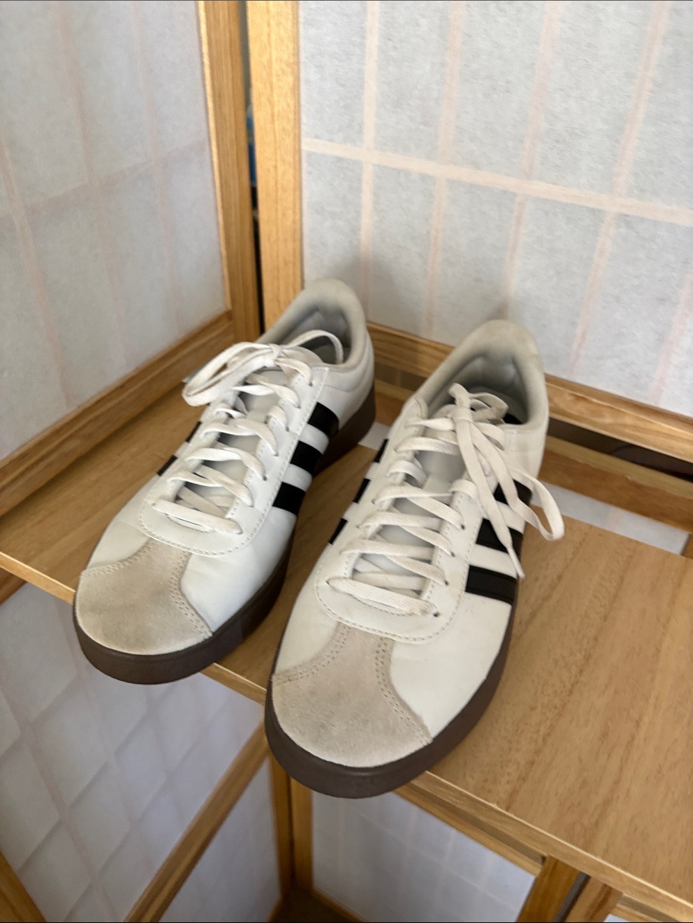 Adidas Women’s White and Black Low-Profile Leather Sneakers Size 9.5 - Picture 2 of 12